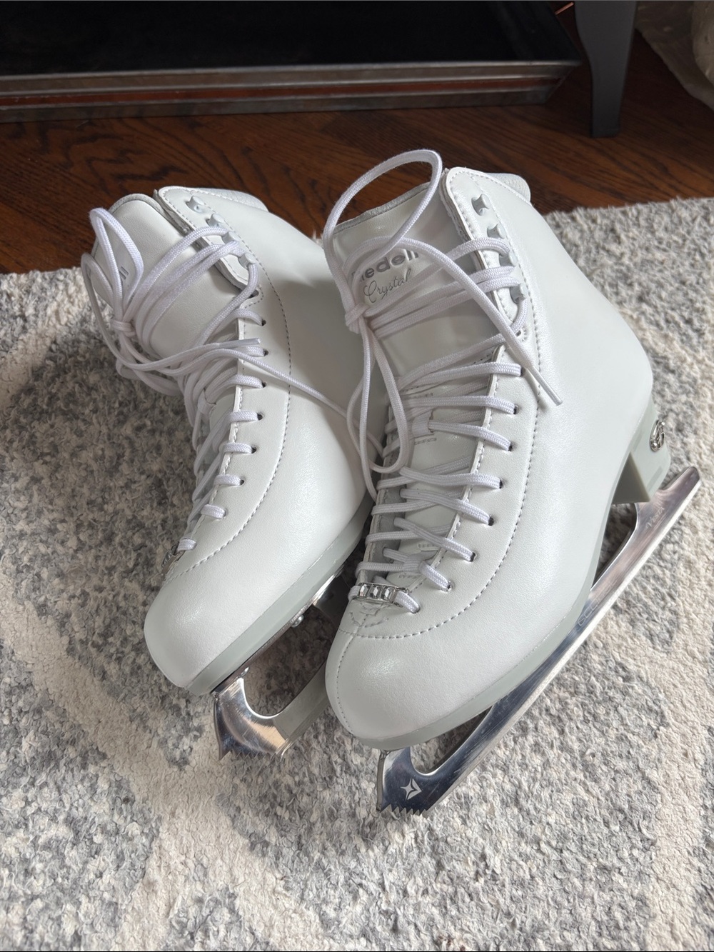 Reidell Crystal figure skates